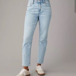 AE Strigid Mom Jeans size 6 short